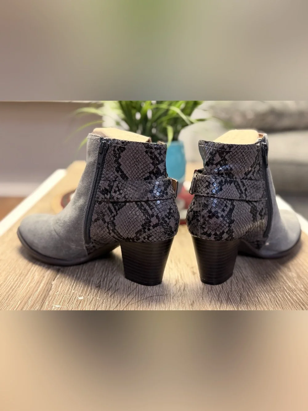 Vionic Naomi Suede Snake Print Ankle Boots Gray Leather Block Heel Sz 7 Medium